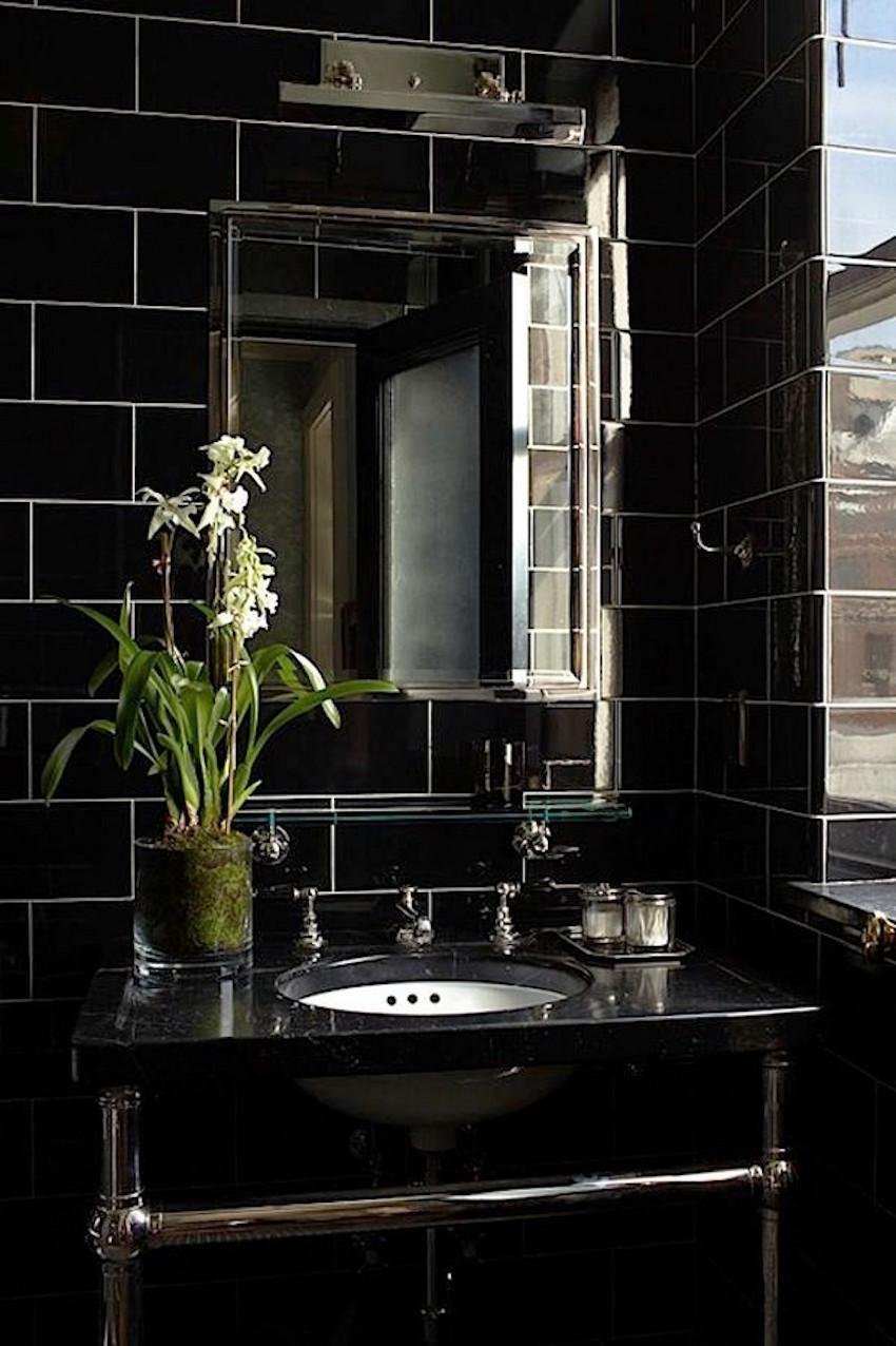 Ванная комната в черном цвете