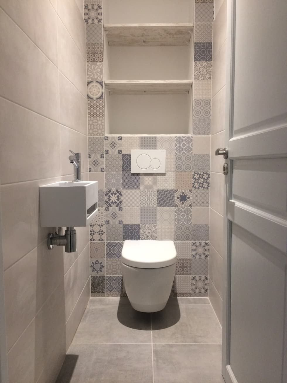 ванная и туалет раздельные дизайн в одном стиле с плиткой