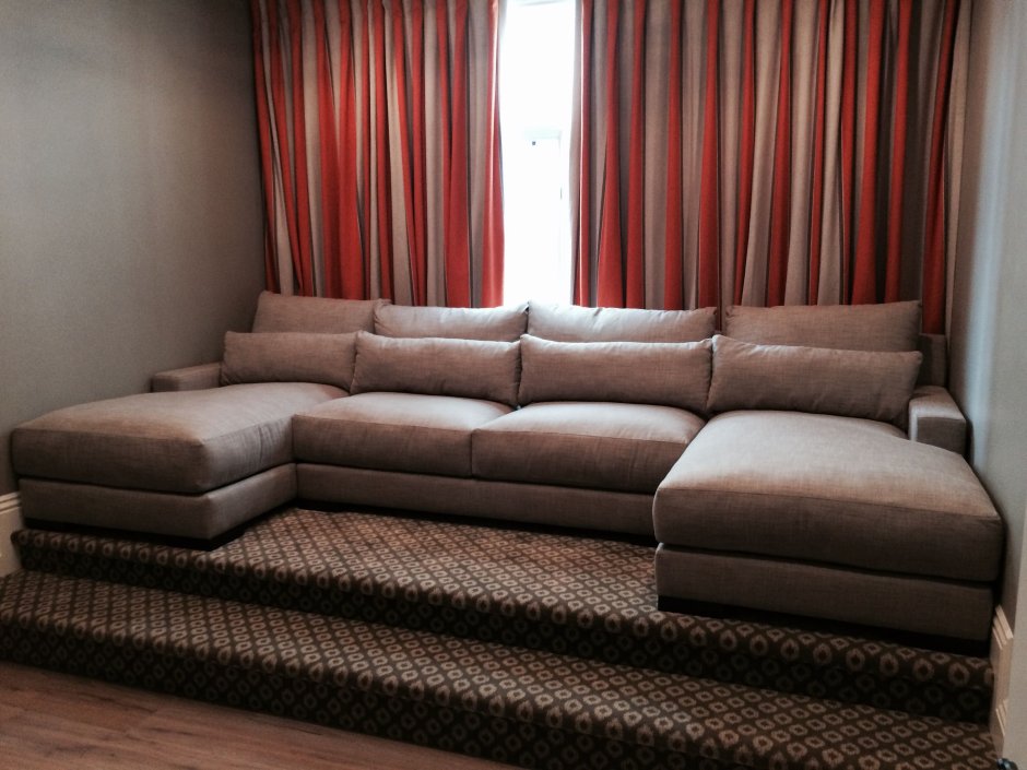 Стильные диваны для маленькой комнаты