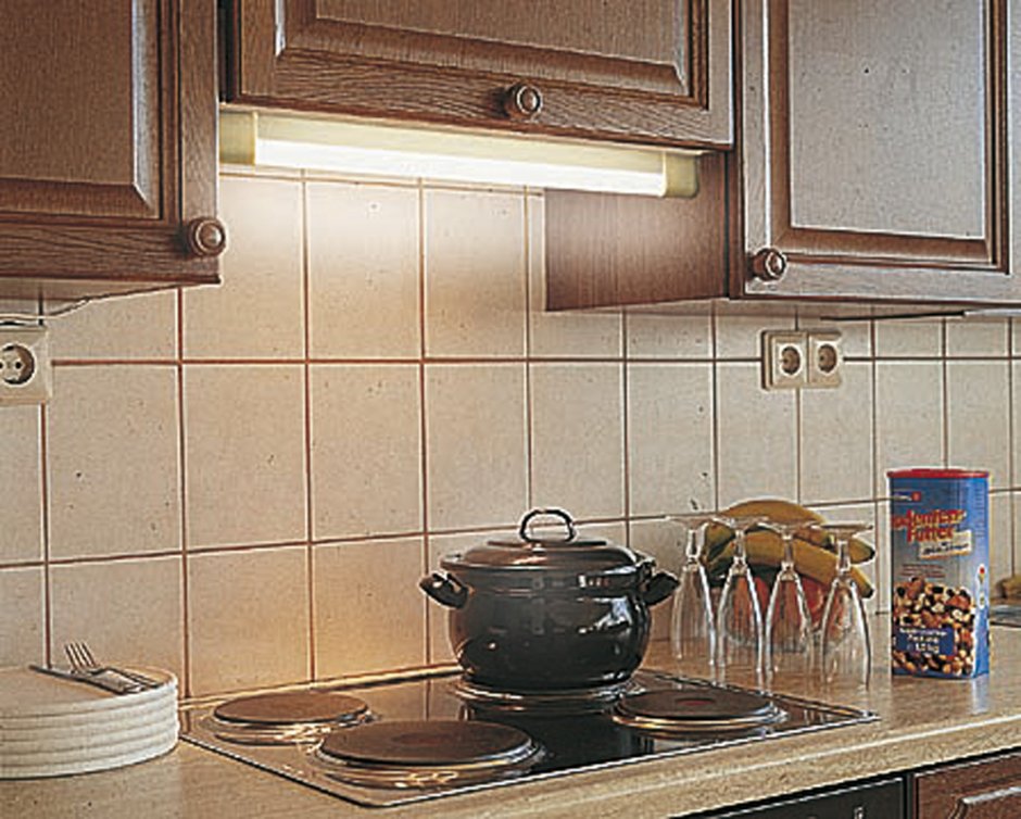 Трековые светильники на кухне