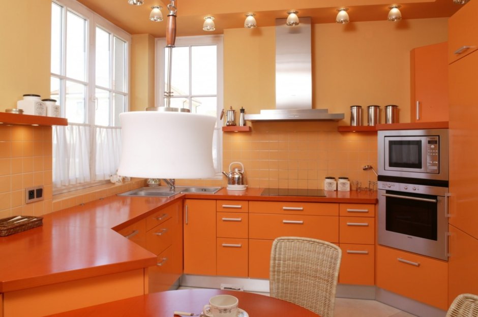 Терракотовый цвет стен на кухне