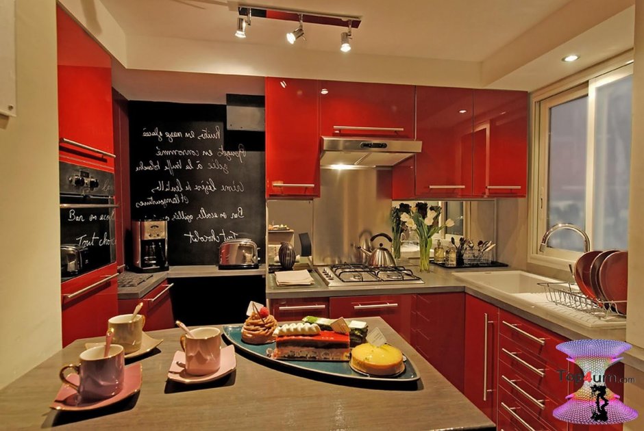 Кухня в стиле Прованс красная