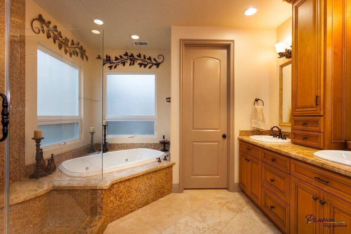 Уютная ванная комната. Шикарная ванная комната. Красивые двери в ванную комнату. Дверь в ванную комнату в интерьере. Не закрыла дверь в ванную
