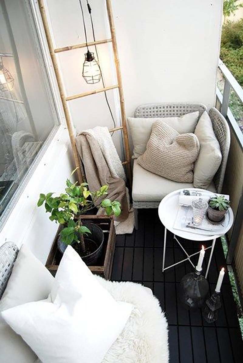 Маленькое кресло на балкон