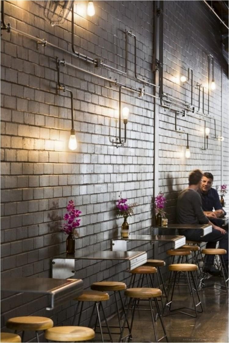 Декор стены в кафе в стиле лофт