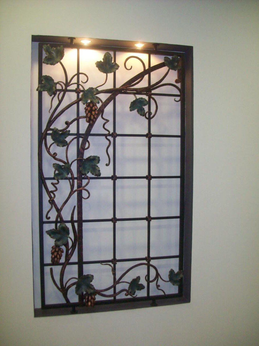 Кованые решетки на окна Виноградная лоза