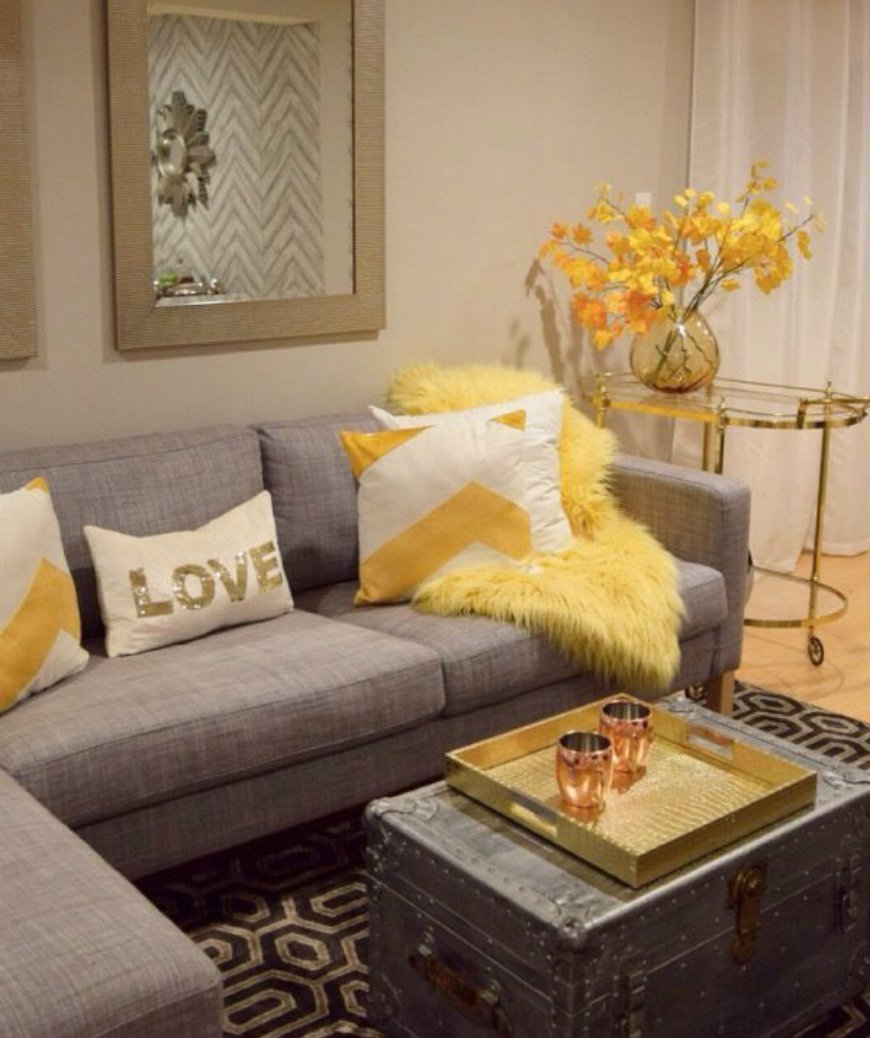 Желтый угловой диван