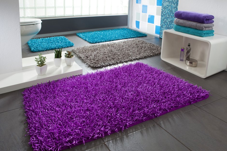 Фиолетовая ванная комната ковер