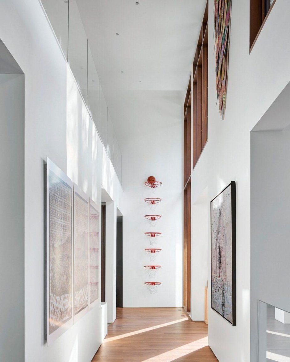 Декор узкого коридора в квартире