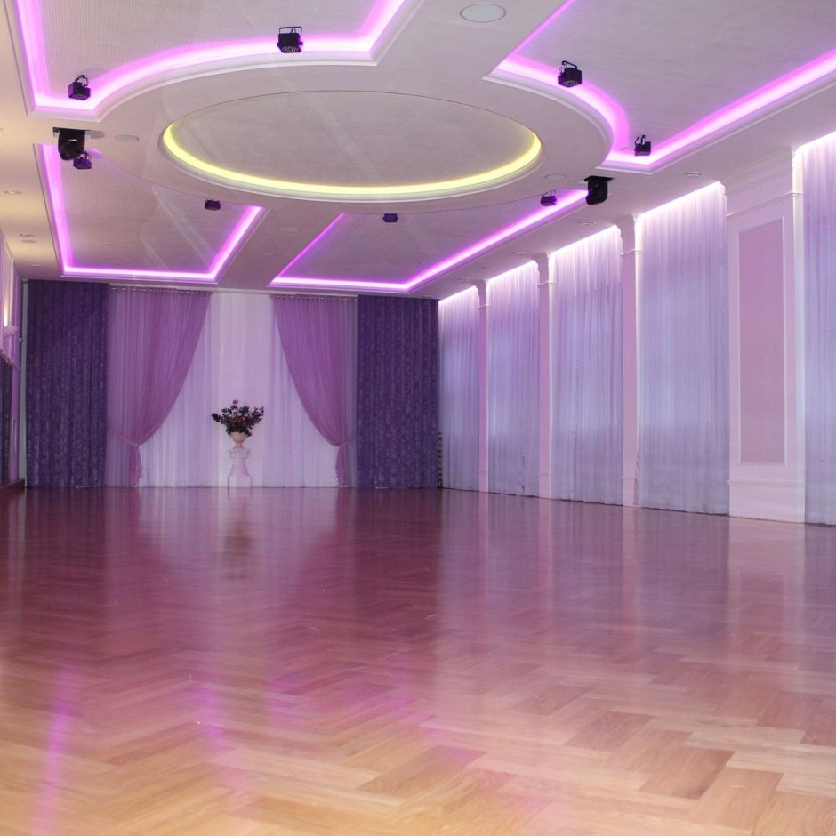Танцевальный зал 2022