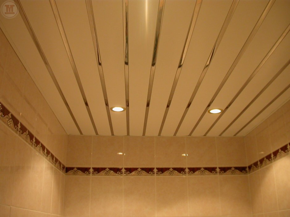 Реечный потолок в ванной Цесал