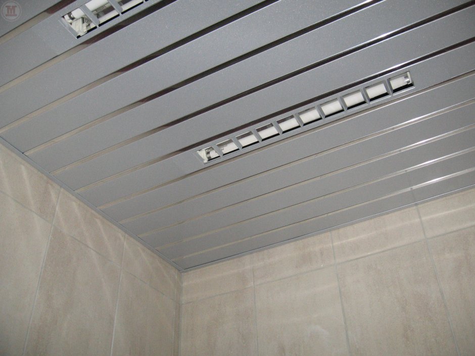 Потолок реечный 150 мм в душевой
