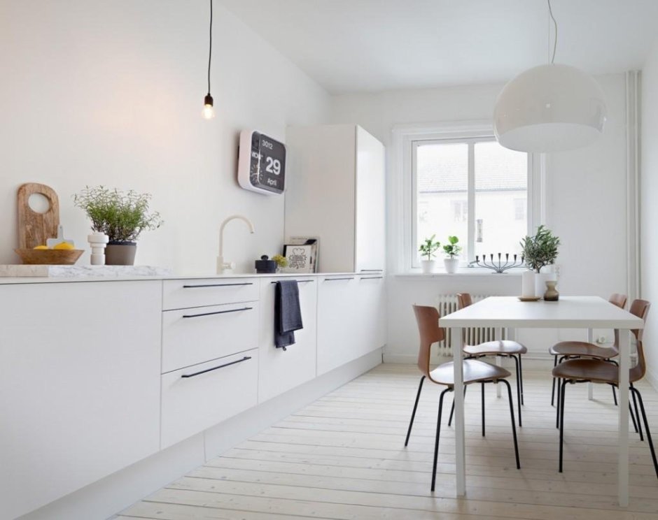 Кухни в скандинавском стиле с белыми стенами