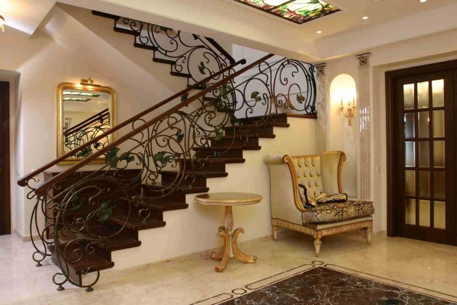 Красивые кованые лестницы в доме