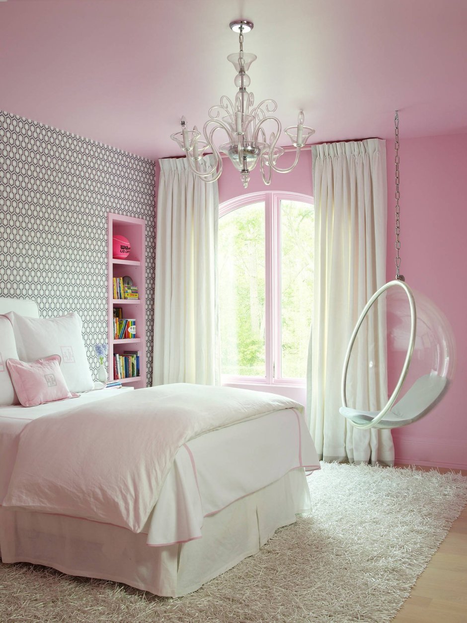 Спальня в бледно розовых тонах