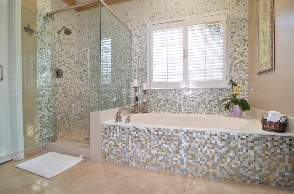 Отделка ванной мозаичной плиткой