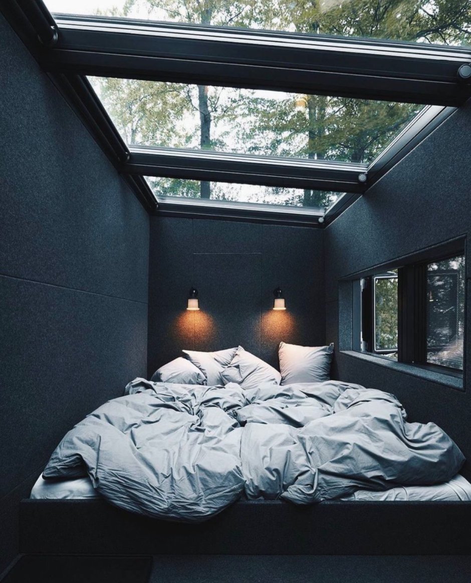 Спальня со стеклянной крышей