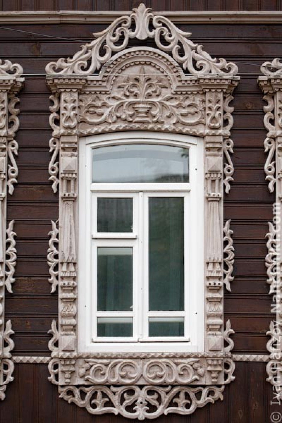 Резные деревянные наличники Томск