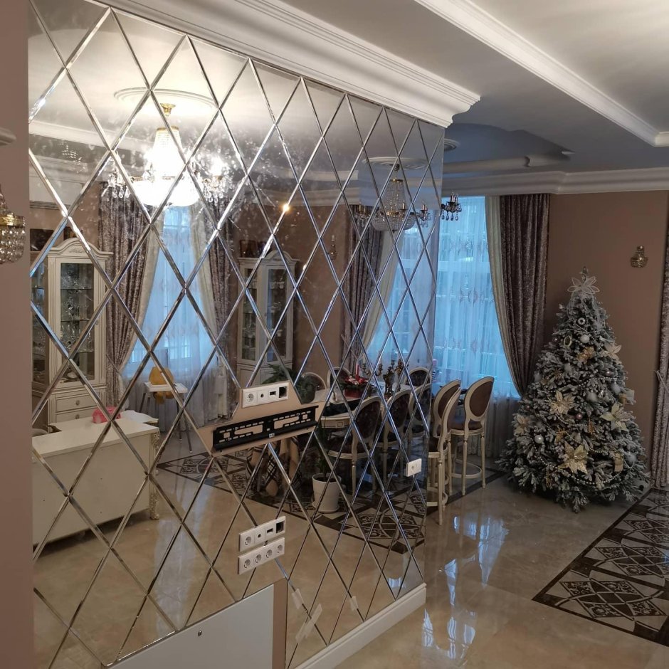 Бронзовое зеркальное панно