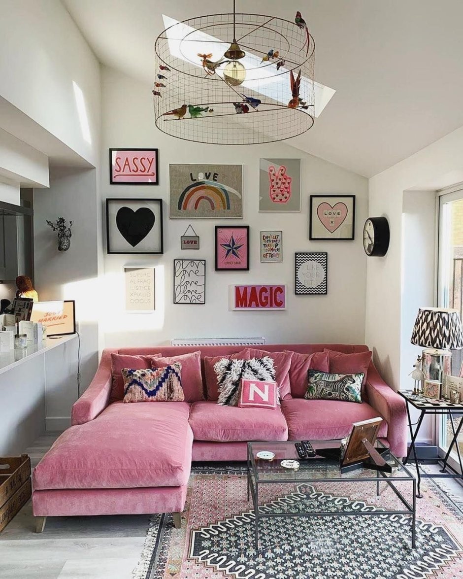 Необычный декор комнаты с Sofa