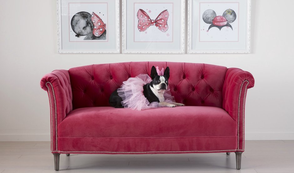 Гламурный розовый диван