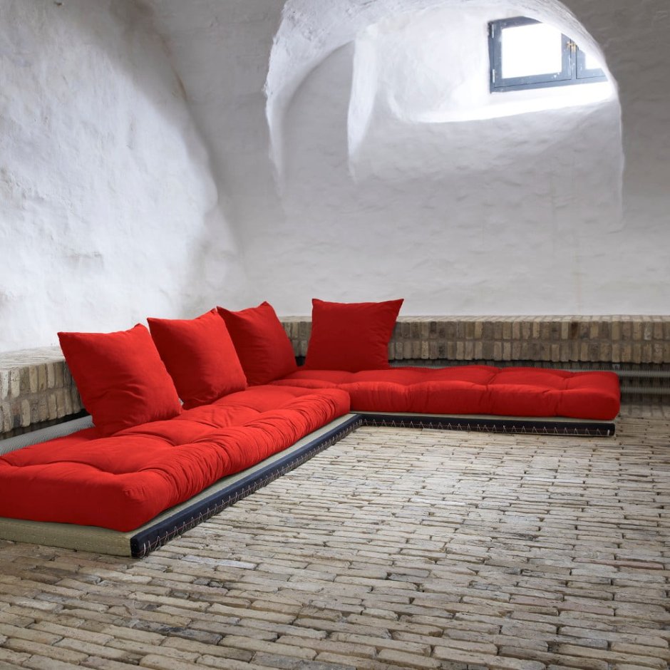 Бескаркасный диван в интерьере