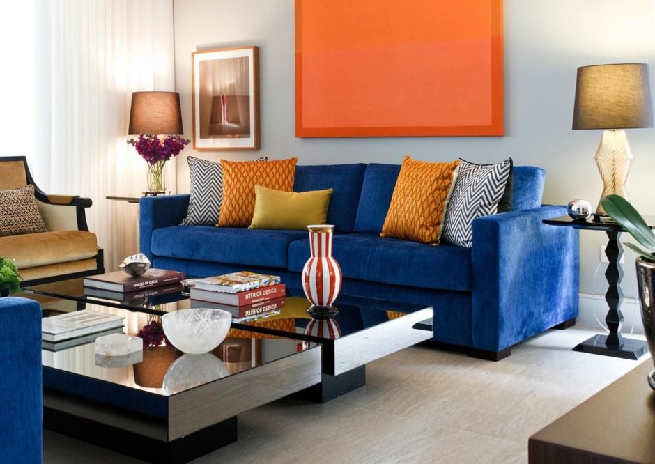 Сине оранжевый интерьер гостиной