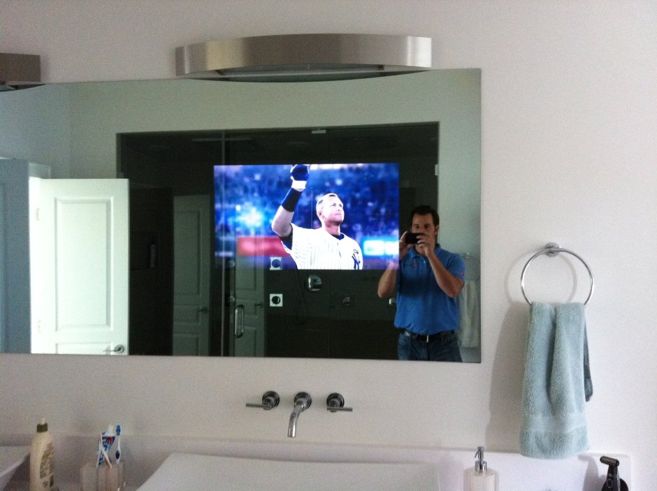 Зеркало со встроенным телевизором