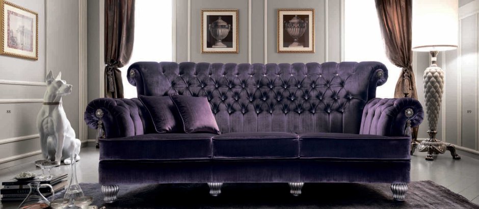 Фиолетовый диван классика
