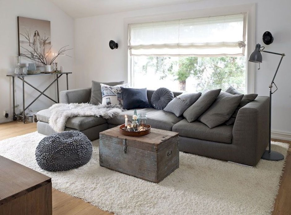 Серый диван в интерьере