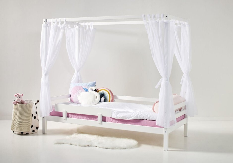 Кровать с балдахином для детей