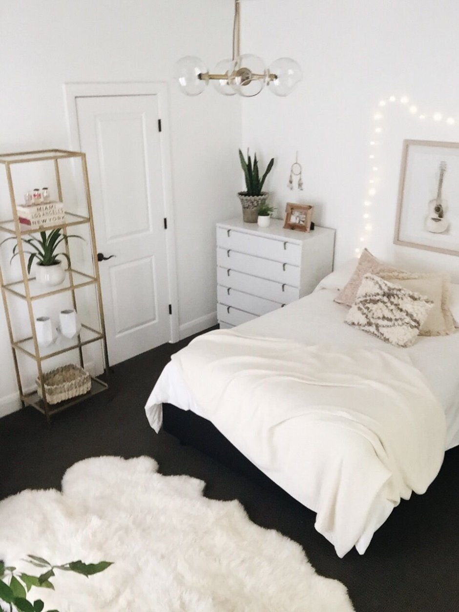 Комната в белом стиле
