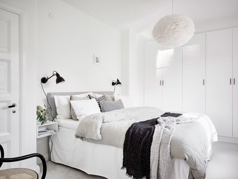 Белая кровать в стиле Сканди белая