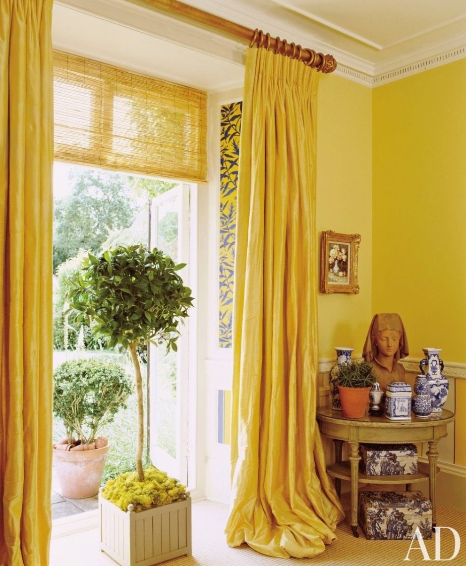 Красивые желтые шторы