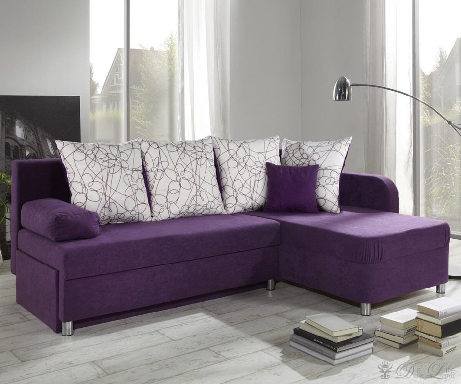 Фиолетовый диван