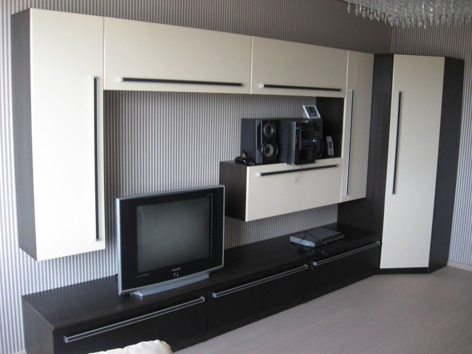 Мебельная стенка с телевизором