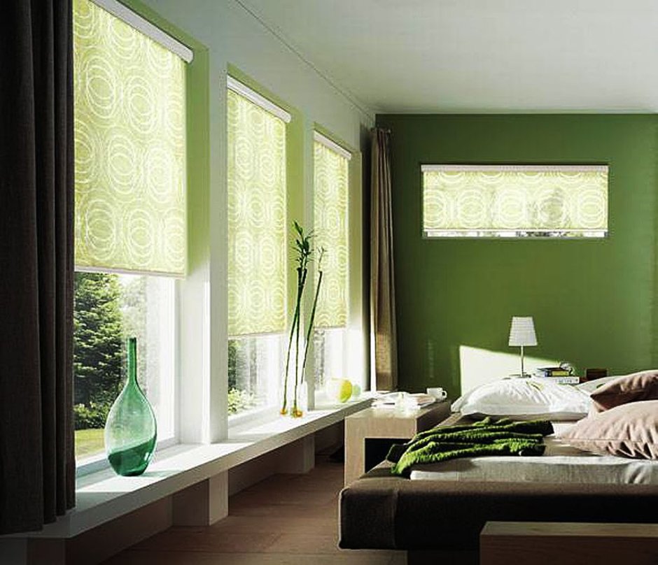 Римские шторы зеленая спальня