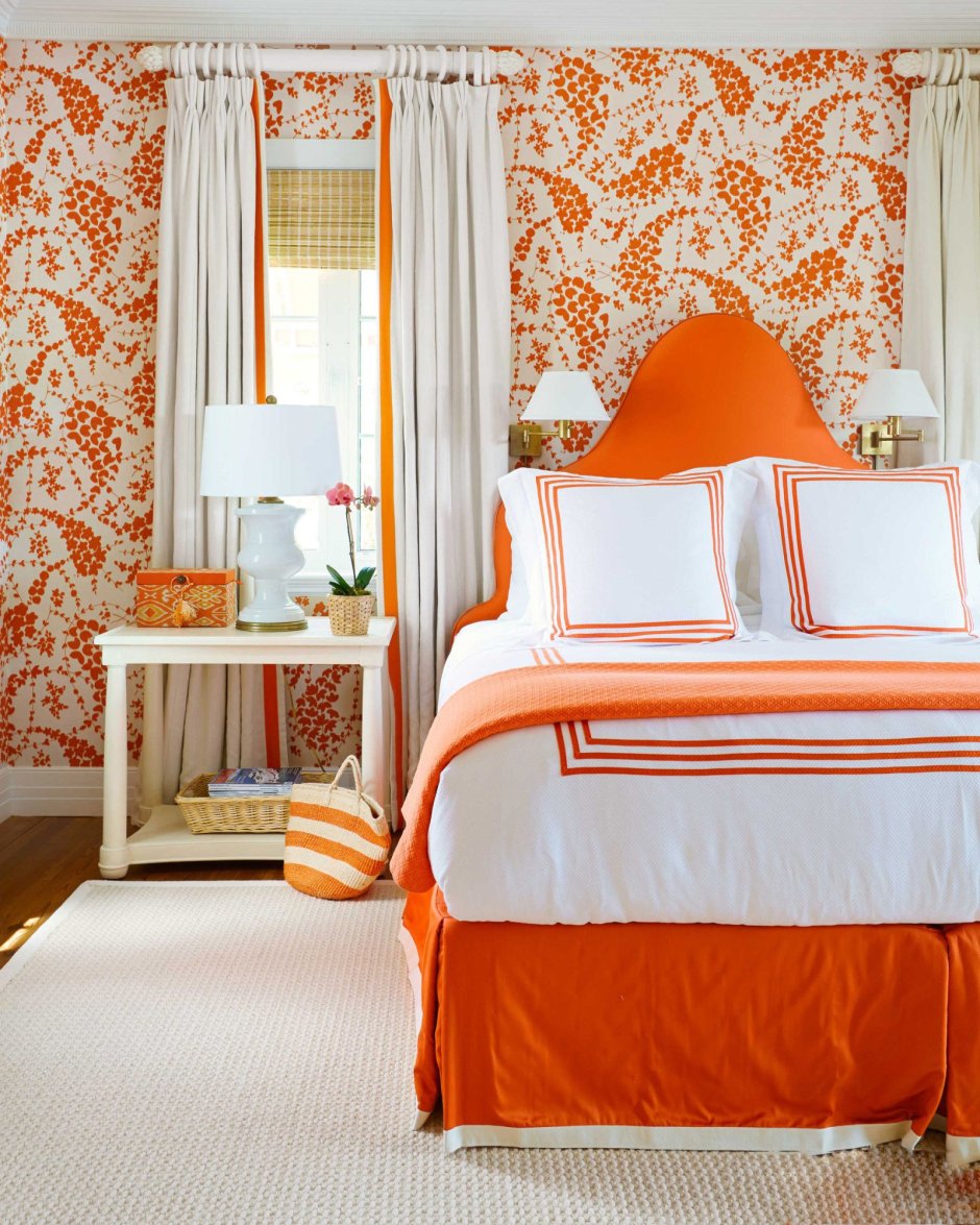 Оранжевый в интерьере спальни