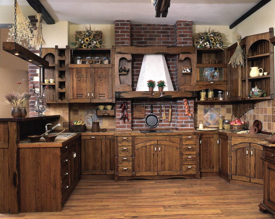 Кухонные гарнитуры из дерева