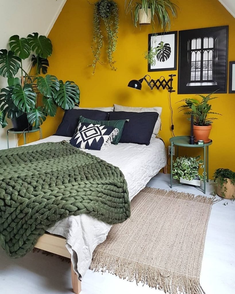 Спальня в скандинавском стиле с зеленым цветом