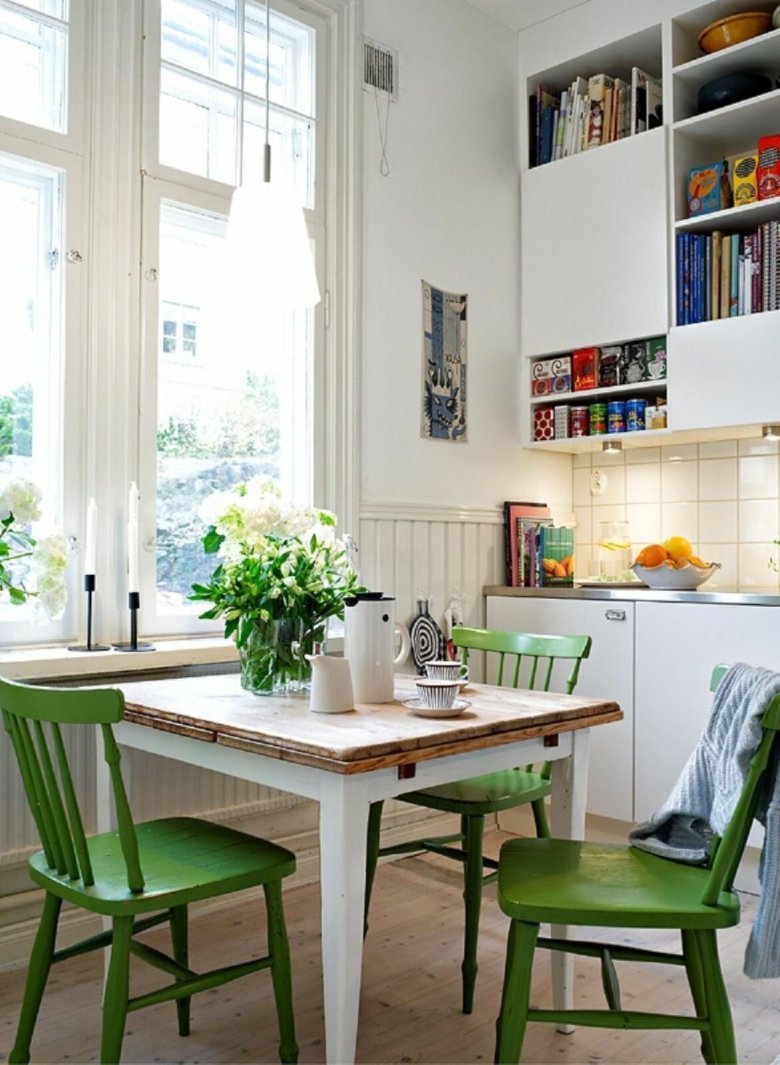 Кухонный стол в скандинавском стиле