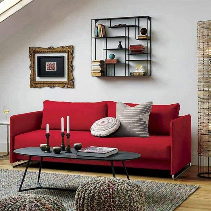 Красный диван в скандинавском интерьере