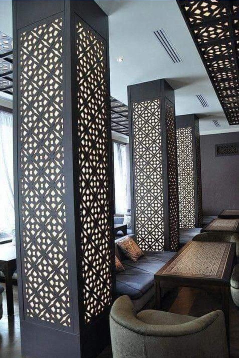 Декор колонны в интерьере ресторана