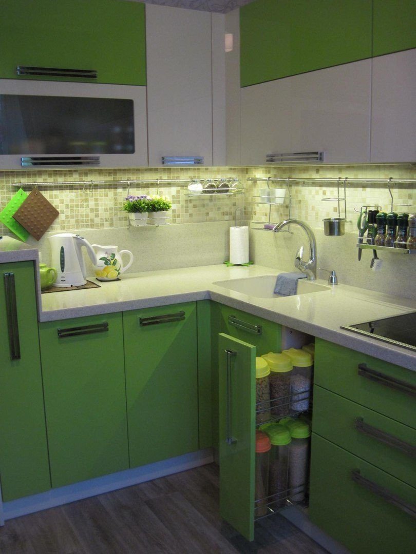 Маленькая зеленая кухня