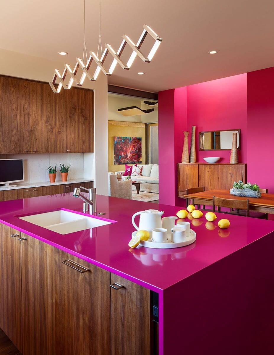 Современная кухня дизайн в пурпурном
