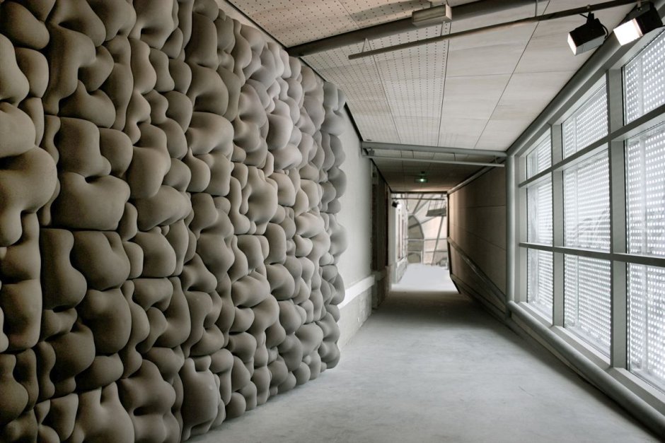 Стена из бетона