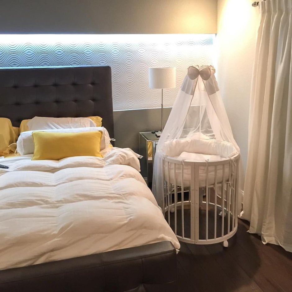 Спальня с кроваткой для новорожденного