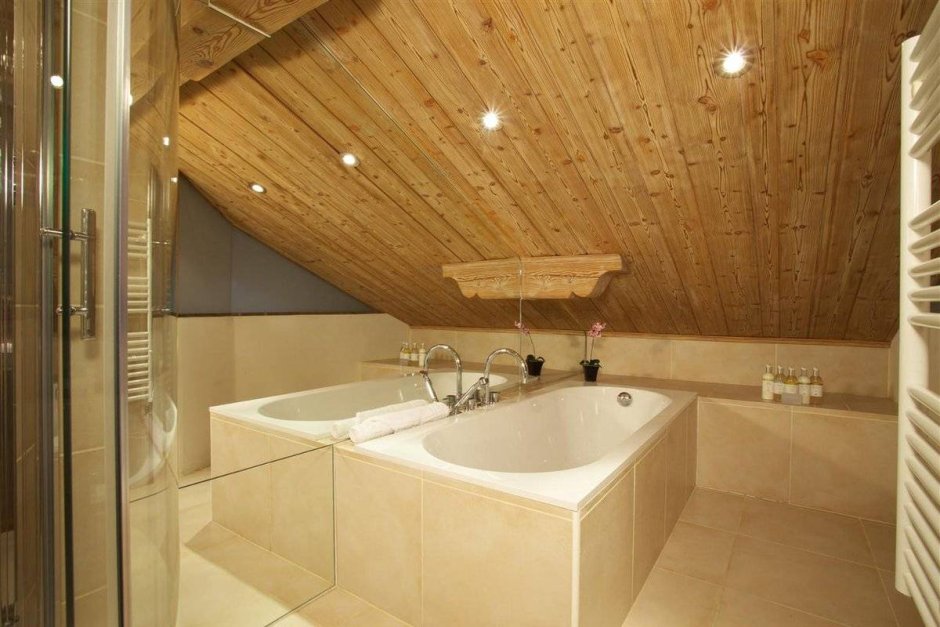 Потолок в ванной в частном доме