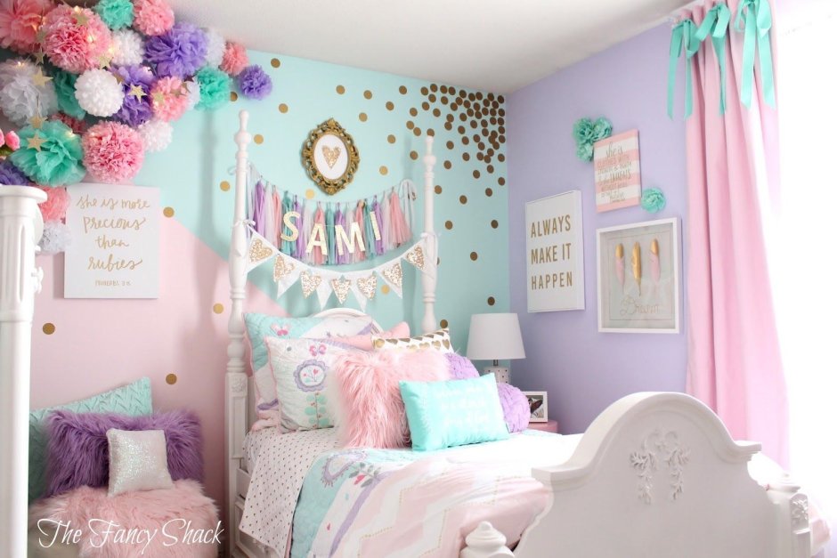 Мятно розовая детская комната
