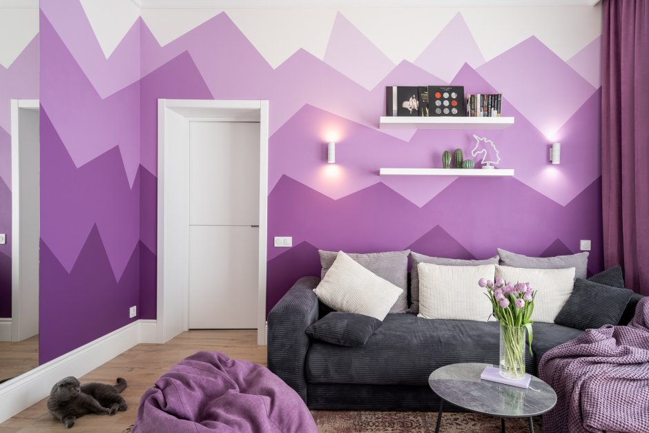 Покраска стен фиолетовый